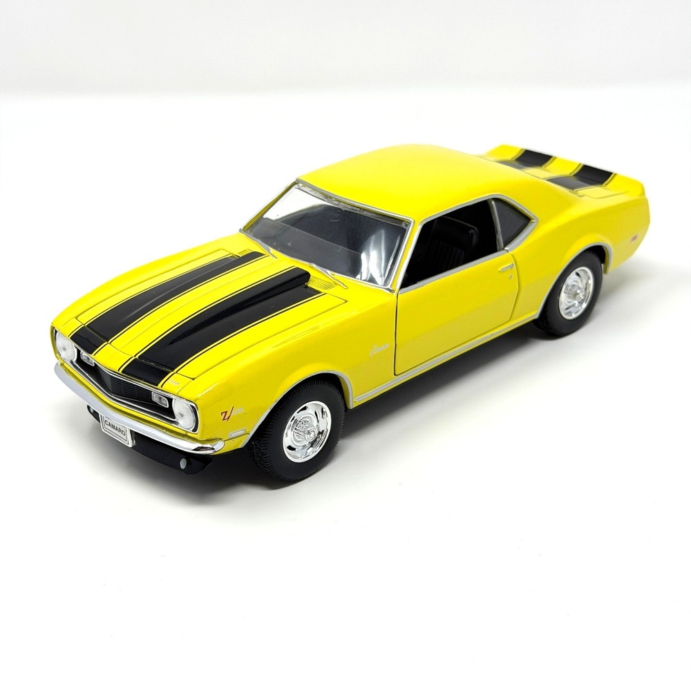 Welly 1968 Chevrolet Camaro Z28 Diecast Car Yellow Black 1:24